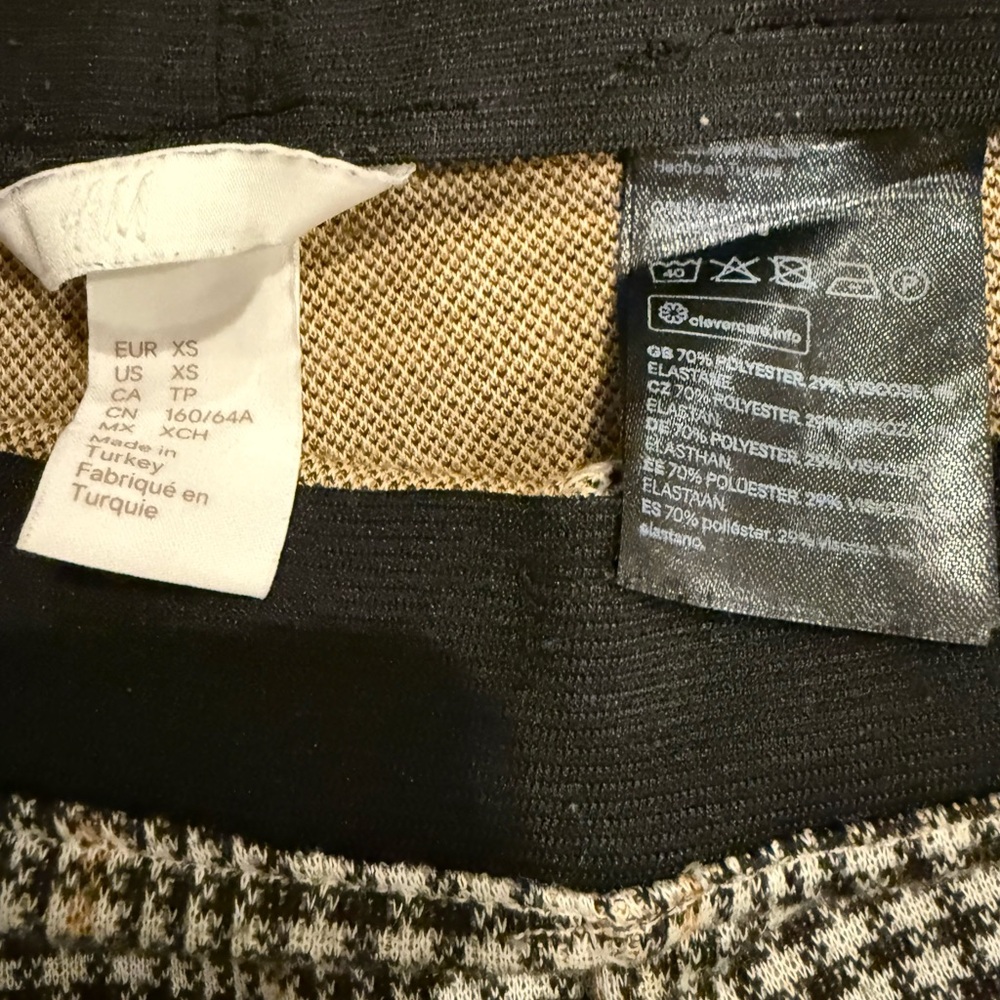 H&M Classic Checkered women’s Pants - Picture 2 of 3